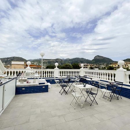 Villa Gabriella - Rooms & Breakfast サンタニェッロ エクステリア 写真