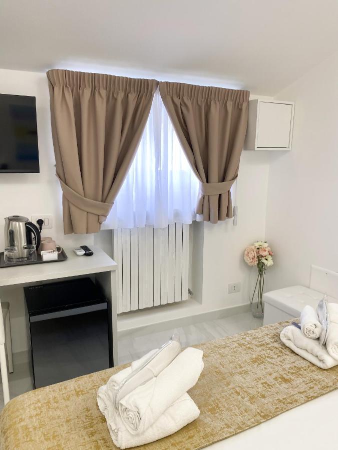 Villa Gabriella - Rooms & Breakfast サンタニェッロ エクステリア 写真