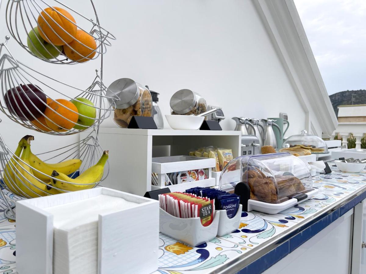 Villa Gabriella - Rooms & Breakfast サンタニェッロ エクステリア 写真