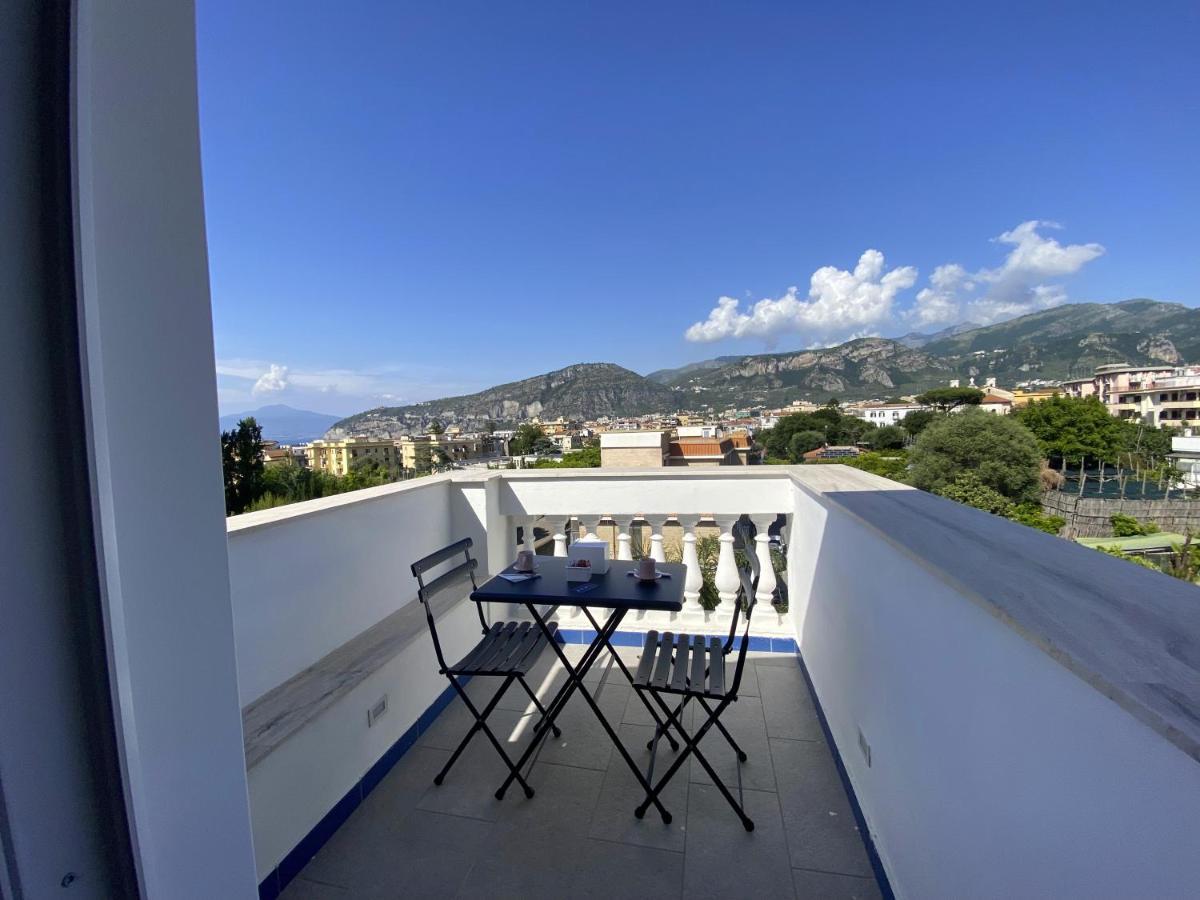 Villa Gabriella - Rooms & Breakfast サンタニェッロ エクステリア 写真