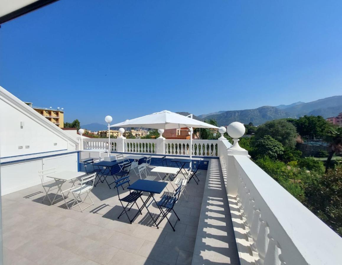 Villa Gabriella - Rooms & Breakfast サンタニェッロ エクステリア 写真
